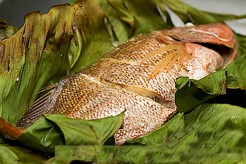 Cá nướng lá chuối chế biến cực đơn giản và ngon miệng