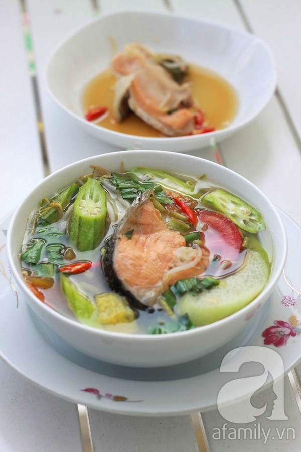 Canh chua đầu cá hồi ngon bổ rẻ cho cả nhà